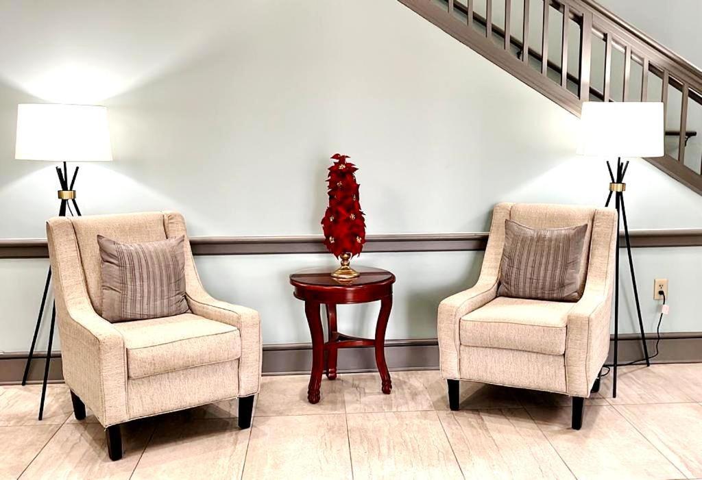 Clarion Inn & Suites Флорънс Екстериор снимка