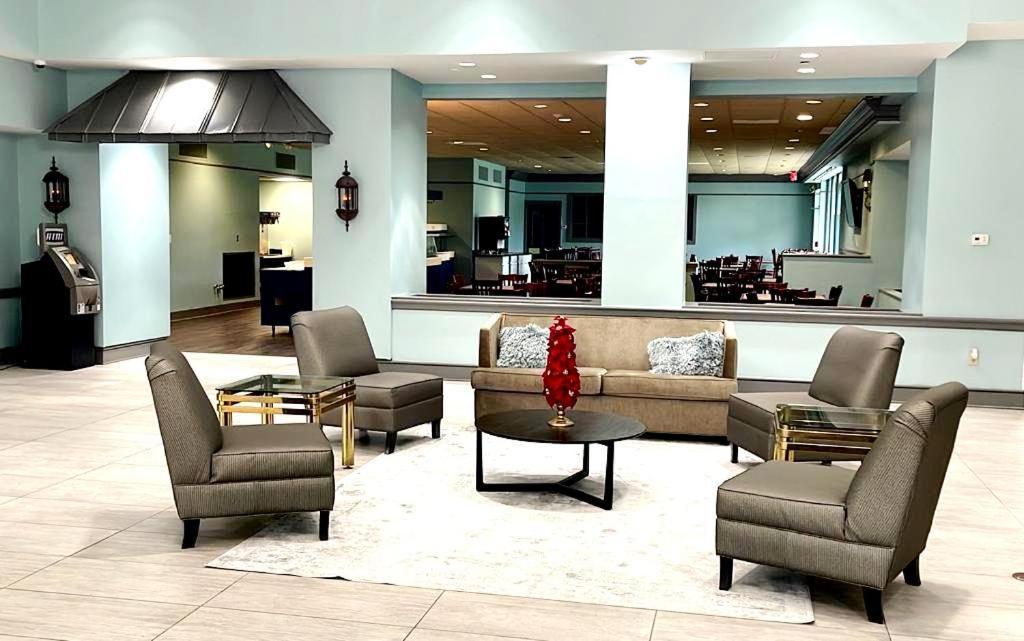 Clarion Inn & Suites Флорънс Екстериор снимка