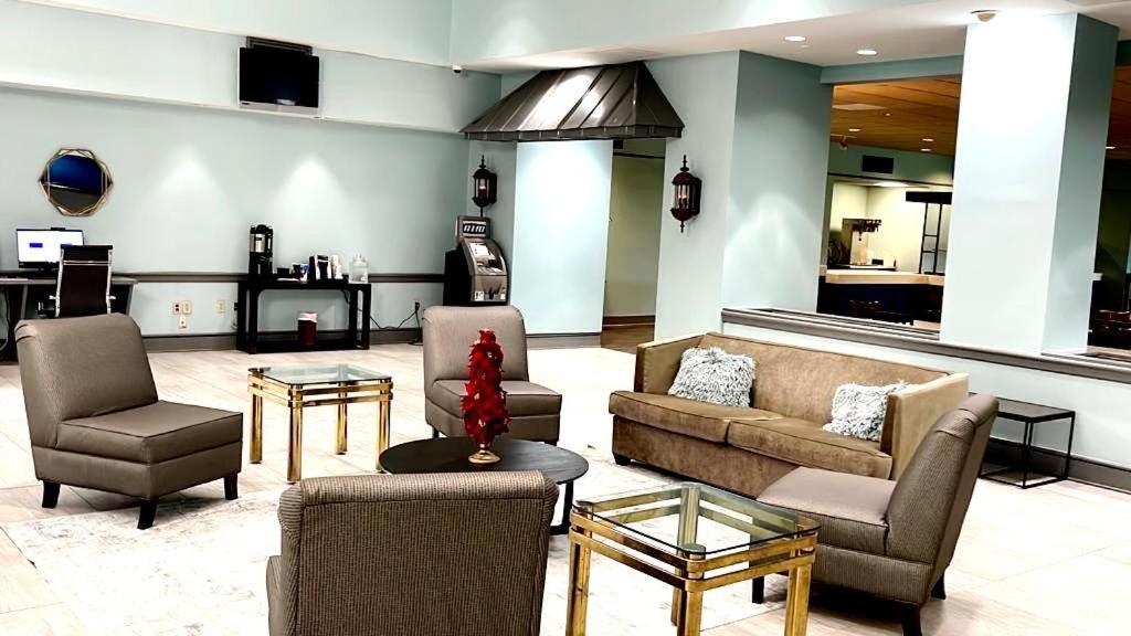 Clarion Inn & Suites Флорънс Екстериор снимка