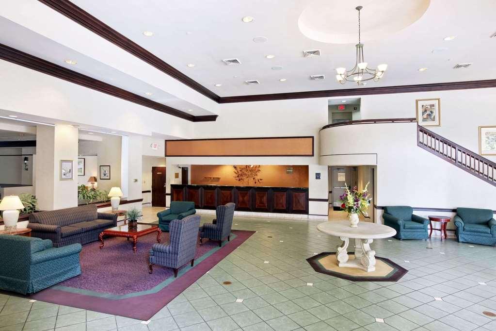 Clarion Inn & Suites Флорънс Екстериор снимка