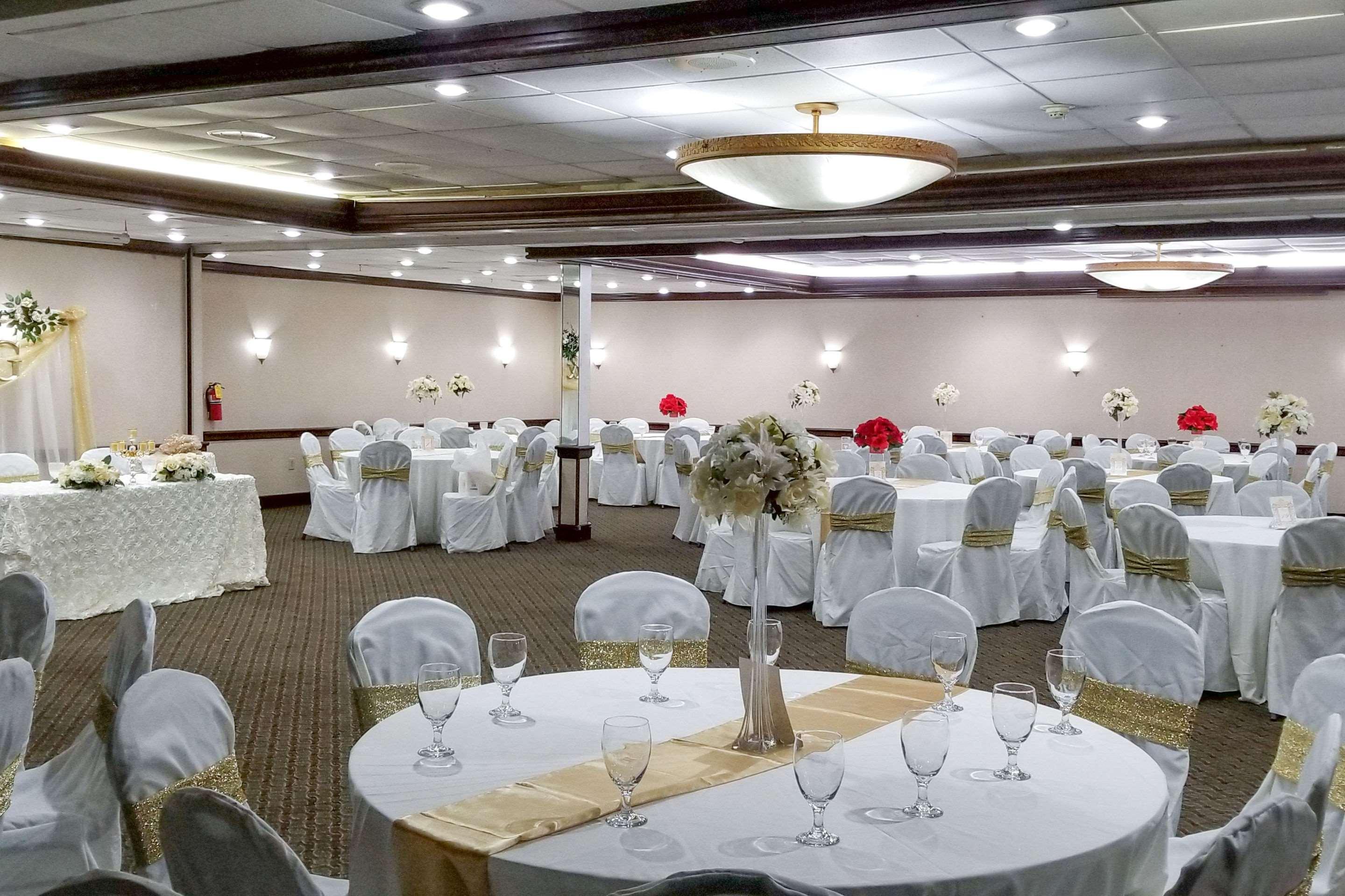 Clarion Inn & Suites Флорънс Екстериор снимка