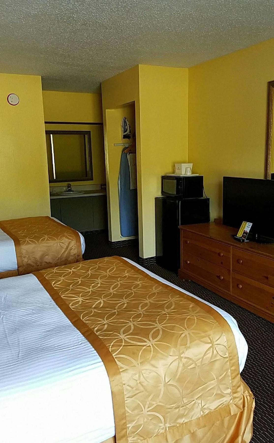 Clarion Inn & Suites Флорънс Екстериор снимка